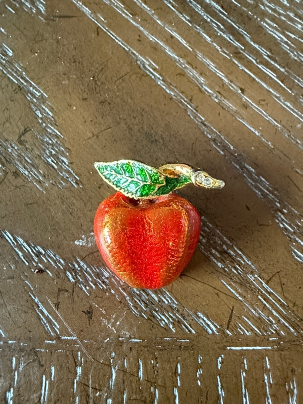Red Enamel Apple Brooch Pin Gold Tone 1" Vintage Fashion Jewelry